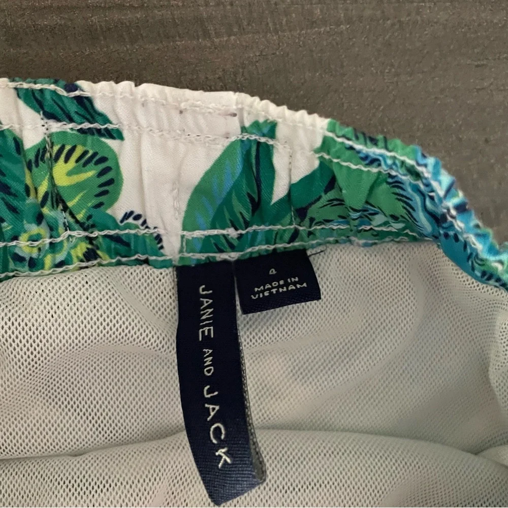 Janie and Jack Green Floral kids Shorts